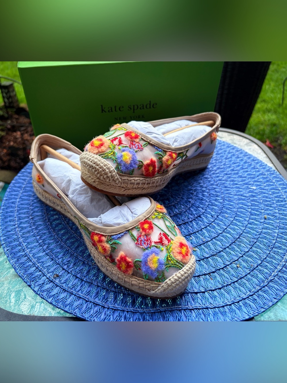 KATE SPADE ♠️ Embroidered Floral Espadrille Flats in Beige